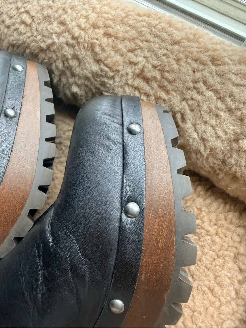 UGG Black Leather Platform Lug Sole Mules Clogs Wood Heel Size 8